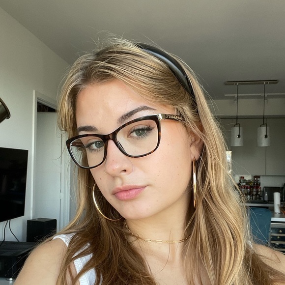 Meet your Posher, Linnea - Picture 1 of 3